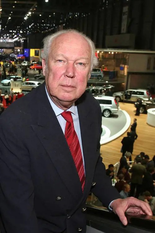 Il principe studia molto però non legge i giornali