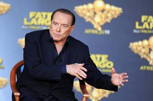Berlusconi lancia la sfida: "Nessuno mi può ricattare"