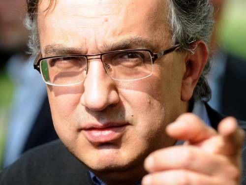 Marchionne dice ok alla manovra e all'art.8 
"Ha risolto tanti problemi agli industriali"