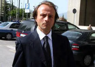 Pagamenti a Roma, pm spiazzati:  
non spetta a Napoli indagare