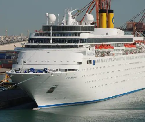 Lemozione di guidare in porto lammiraglia