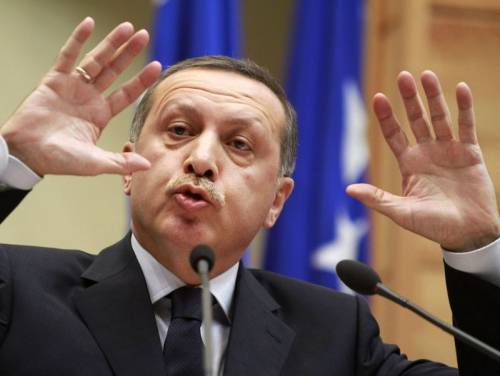Erdogan minaccia l'Ue 
L'Europa non deve cedere  
all'aspirante sultano turco