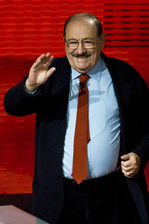 Se il tuttologo Eco  
dà lezioni di teologia  
persino a Ratzinger