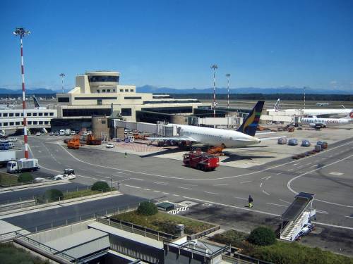 Linate, allarme rientrato  Partenze bloccate 2 ore per un mancato controllo