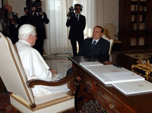 L'ultima di Repubblica: 
consiglia a Benedetto XVI 
di scomunicare il Cav