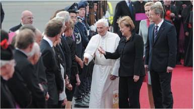Il mea culpa di Ratzinger:  
capisco chi lascia la Chiesa