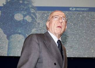 Monito di Confalonieri:  
"E' miope e fazioso 
azzoppare Mediaset"