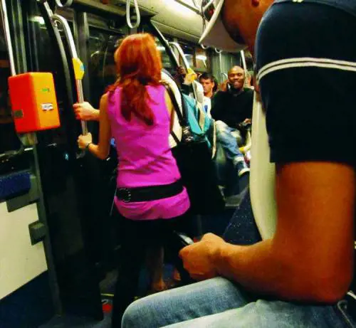 Controllore aggredito sul bus da un «portoghese»