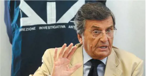I record delle toghe di Napoli: 
flop, sprechi e irregolarità