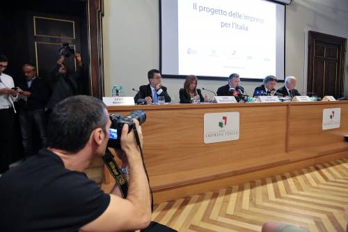 La casta del manifesto: ecco chi sono i firmatari collezionisti di poltrone