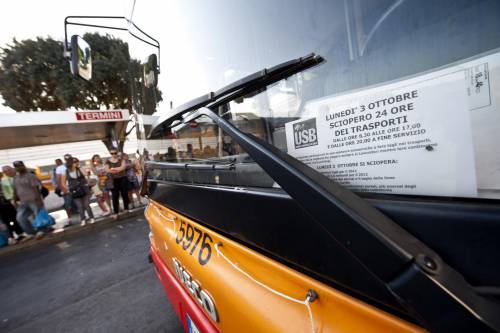 Carosello di scioperi dalla scuola ai trasporti: 
così i sindacati rispondono all'emergenza crisi