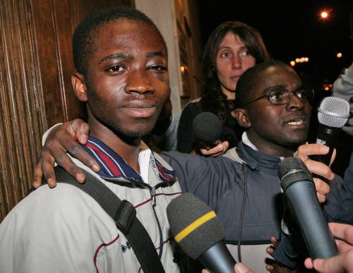 Parma, colpevoli i vigili  
che picchiarono Bonsu
