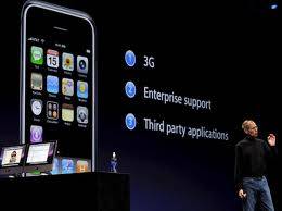 Presentato l'iPhone 4S: 
è più potente e parla