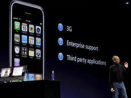 Presentato l'iPhone 4S: 
è più potente e parla