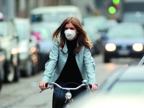 Preoccupano i livelli dello smog a Milano 
"Se i valori non si abbassano blocco del traffico"