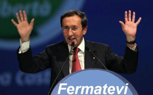 Fini torna all'attacco: 
"Berlusconi si dimetta 
Si voterà in primavera"