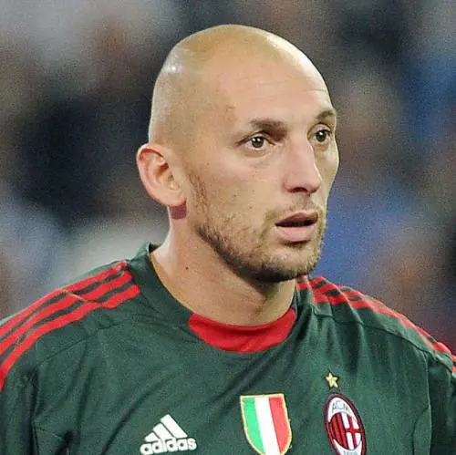 Etoo non crede alle scelte di vita: «Si gioca per i soldi, ipocrita negarlo»