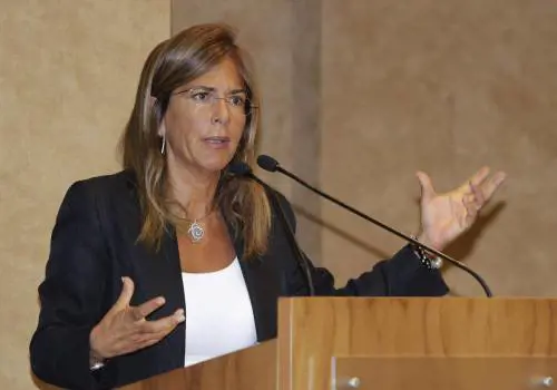 Emma fa la morale ma patteggia sulle mazzette