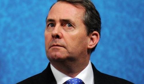 Verità in un click: ecco come un blogger italiano  
ti smaschera il ministro della difesa inglese Fox 