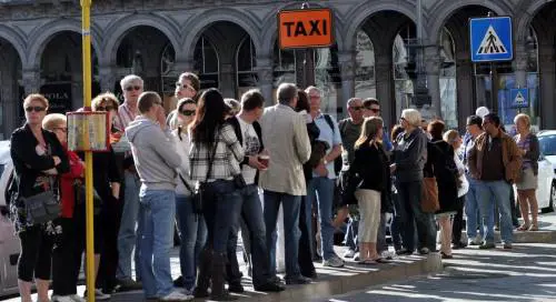 Centro chiuso a tutti ma non agli invitati del "matrimonio" gay