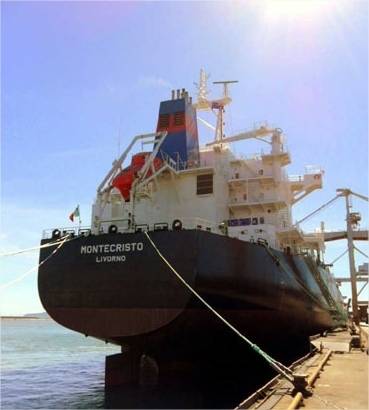 I pirati sequestrano un'altra nave italiana: 
23 persone a bordo, di cui sette sono italiani