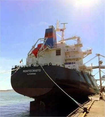 I pirati sequestrano un'altra nave italiana: 
23 persone a bordo, di cui sette sono italiani