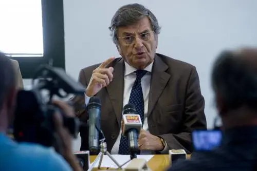 Per i pm i deputati si arrestano tra di loro