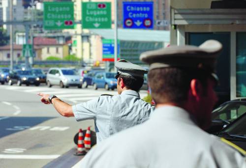 Noi, settecento italiani in fuga per aprire aziende in Svizzera