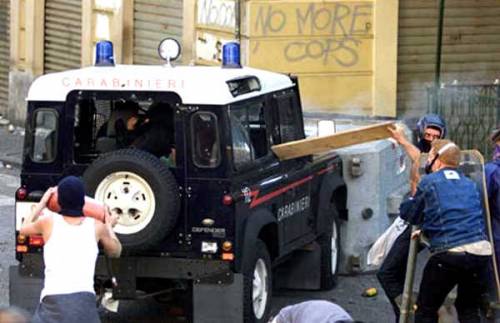 Chi mitizza Giuliani 
sta con i black bloc