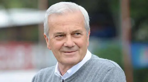 Simoni in panchina a 72 anni. Allenerà il Gubbio