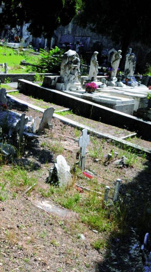 Tursi lancia le «visite guidate» al cimitero