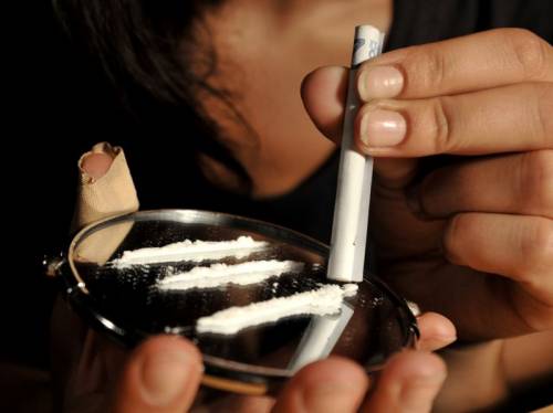La crisi incide anche sul portafoglio dei drogati 
Bucarsi costa meno di una striscia di cocaina