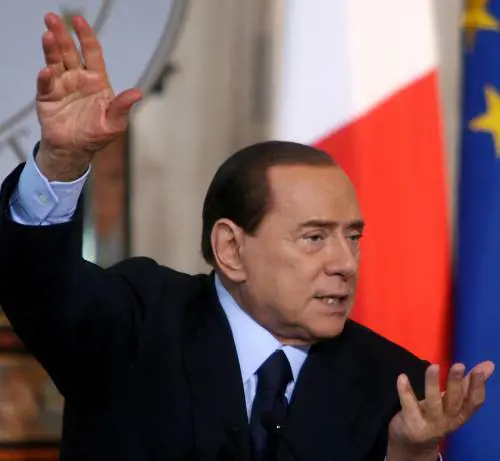 Berlusconi a Bruxelles 
"Ho convinto Berlino  
sulla ripresa dell'Italia"