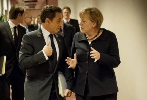 Caos politico europeo 
Quella inutile lezione 
della Merkel e di Sarkozy