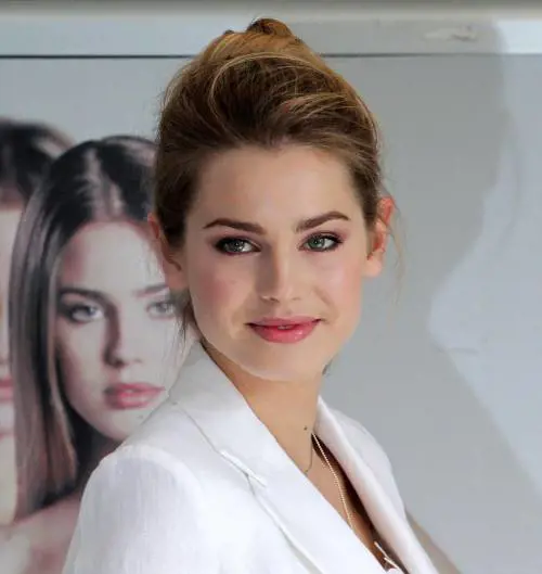 La modella scoppia in lacrime per lex fidanzato Mutassim