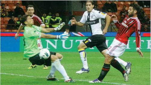 Il Milan degli eroi per un giorno: triplo Nocerino C'è la Juve: l'Inter trema e pareggia a Bergamo