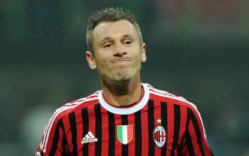 "Cassano si opera e tra sei mesi torna in campo"