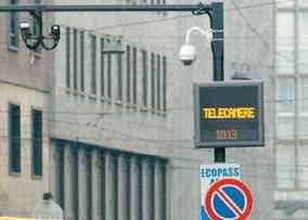Si allarga la zona chiusa alle auto: corso Monforte e piazza Beccaria