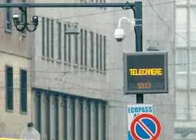 Si allarga la zona chiusa alle auto: corso Monforte e piazza Beccaria