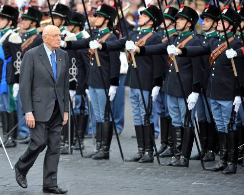 Napolitano con Sacconi:  "Instabilità internazionale ci espone al terrorismo"