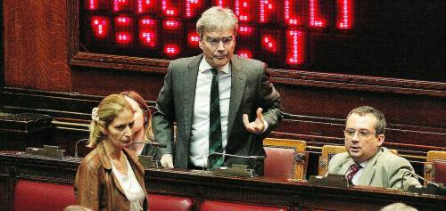 Assedio ai Radicali  Il Pd di Bersani li cerca  ma sono tentati dal Cav