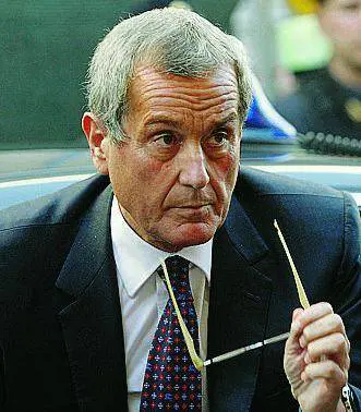 METODI DA ANNI 80 Vizi e intrighi, manovre e clientele: sembrano rivivere i tempi del pentapartito