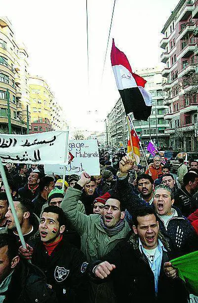 Via Padova come il Medioriente: ieri la protesta dei siriani