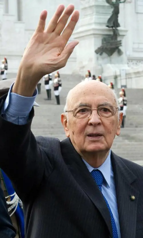 Napolitano pone i limiti: no a un nuovo esecutivo  contro Berlusconi e Bossi