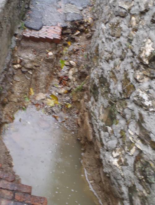 Nel mio quartiere  in mezzo al fango c’è la forza dei giovani