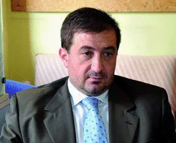 Mani in tasca ai politici, altri soldi  da Vinai e Cimaschi per la sottoscrizione