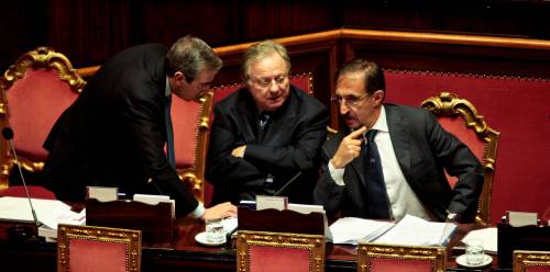 Gli ex An guidano la rivolta: "Piuttosto usciamo dal Pdl"