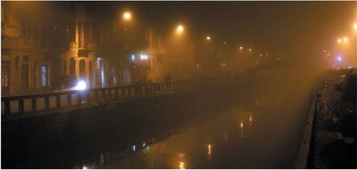 Sorpresa sui Navigli, è ritornata la nebbia