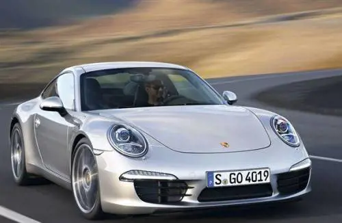 Los Angeles celebra la voglia di auto in Usa