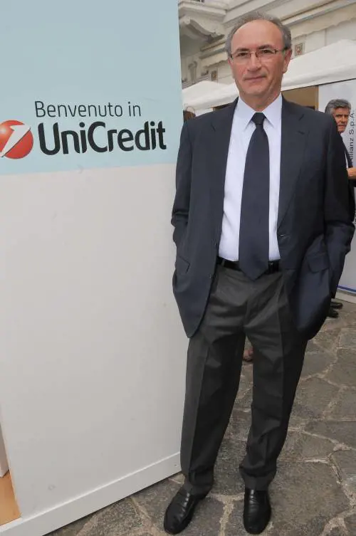 Unicredit, aumento durto da 7,5 miliardi